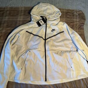 Nike Women’s White Jacket